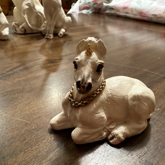 Flawless Vintage 1990’s White Winstone Unicorn Family set of 4 - Picture 4 of 17